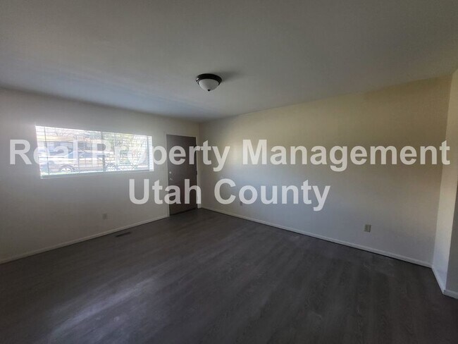 Building Photo - Remodeled Four-Plex Unit