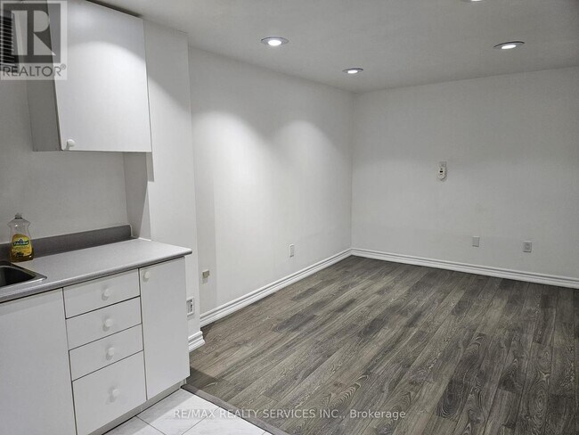 Photo du bâtiment - 21 Wayne Nicol Dr