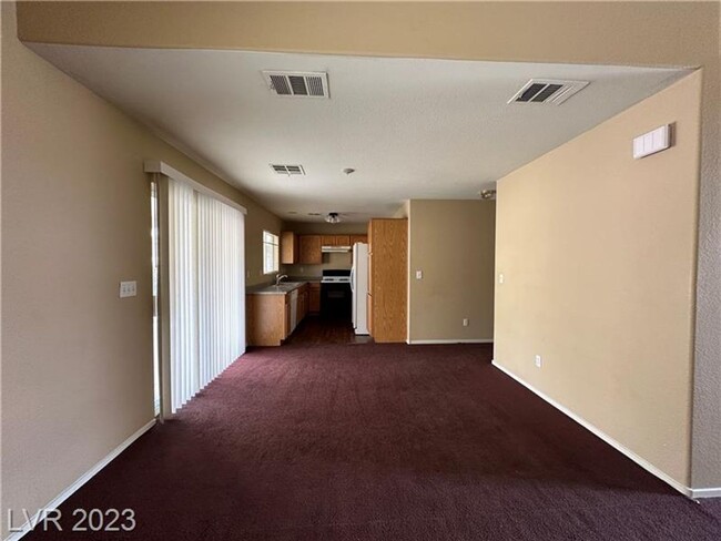 Foto del edificio - Beautiful 4 bedroom home in Las Vegas