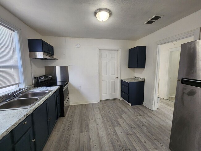 Foto del edificio - 3925 St Vincent Ave
