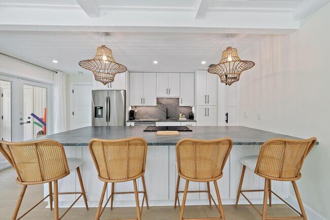 Building Photo - 1604 Seabrook Rd