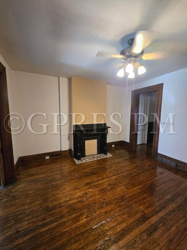 Foto principal - 100 S 13th St