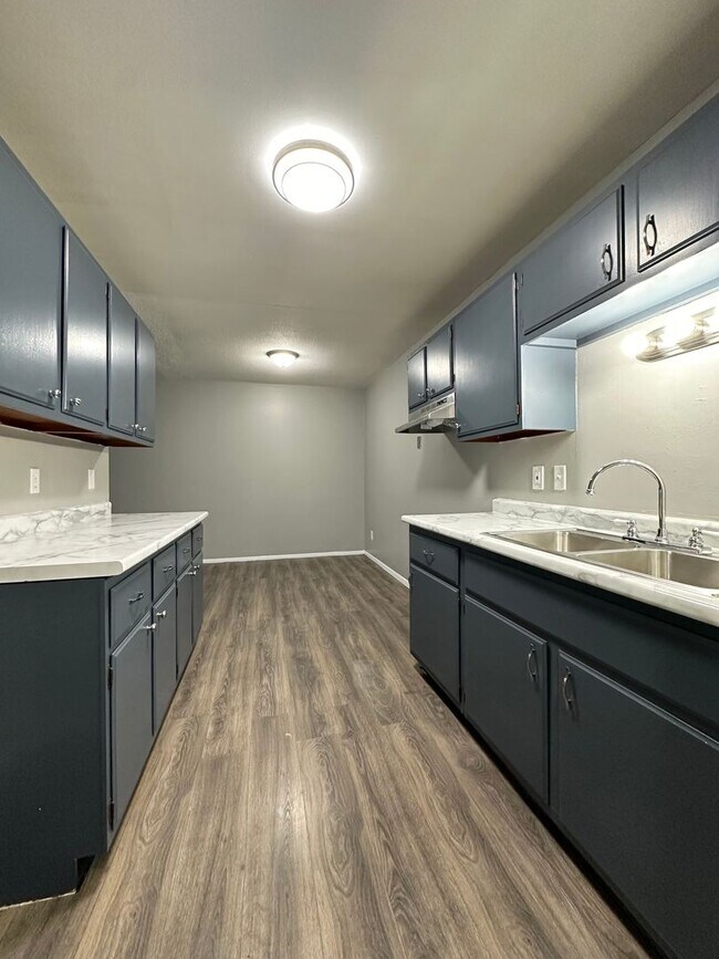 Foto del edificio - 1315 N Dowling Ave