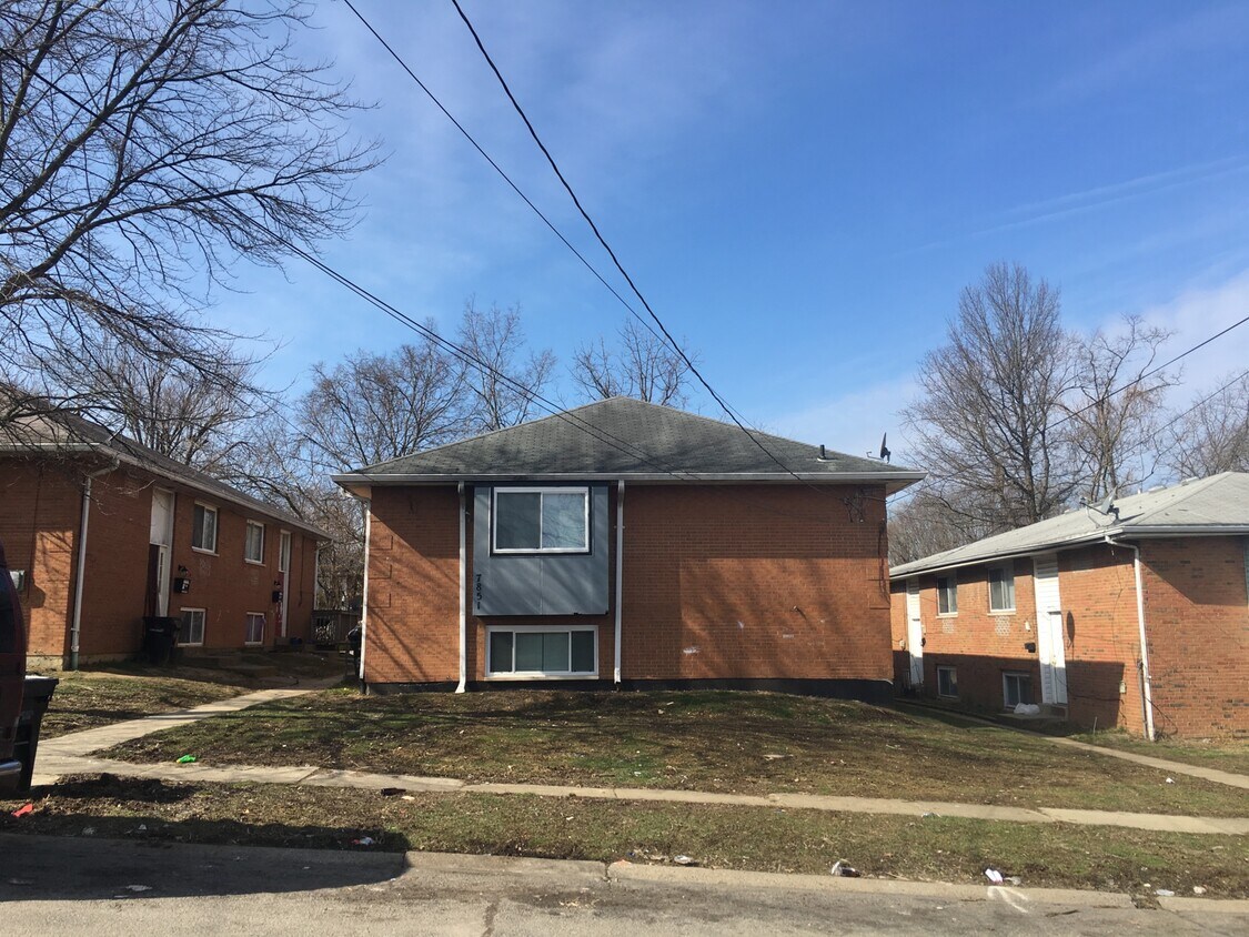 7851 Glenorchard Dr Unit 1, Cincinnati, OH 45237 Condo for Rent in