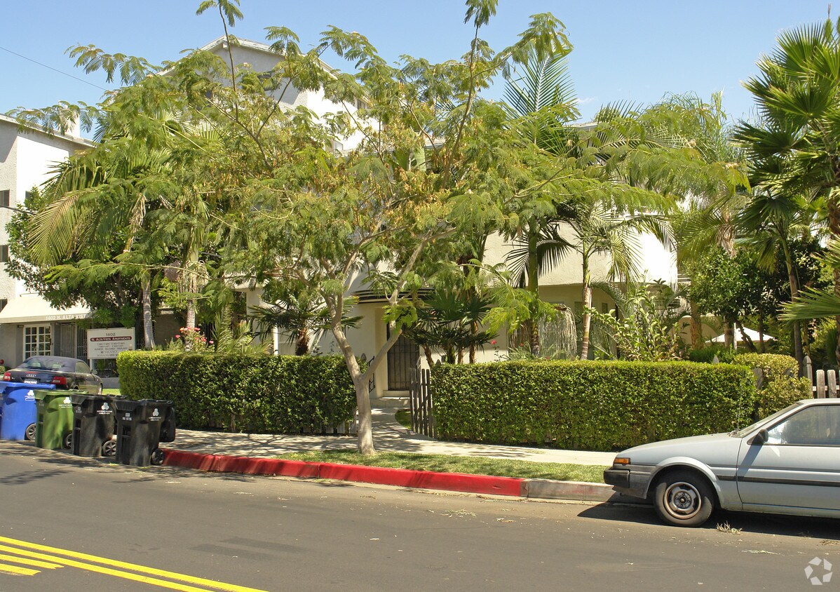 Building Photo - 1366 N Alta Vista Blvd