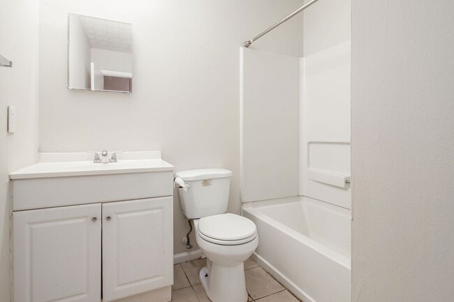 Building Photo - 3 bdrm, 2.5 bath in Stonecrest