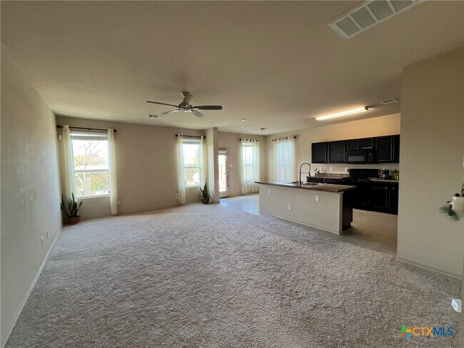 Foto del edificio - 1057 Clarkston Dr