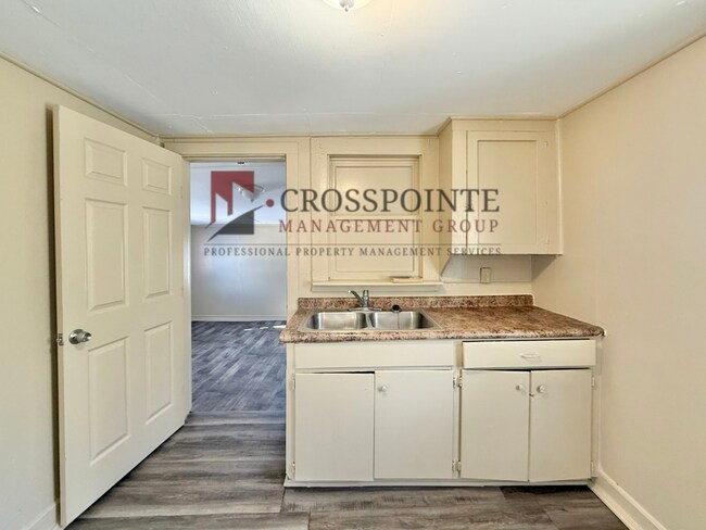 Building Photo - Bow St Tripex