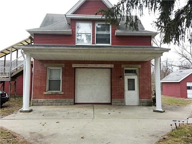 Photo-Coach en el edificio de la casa - 233 N Washington St