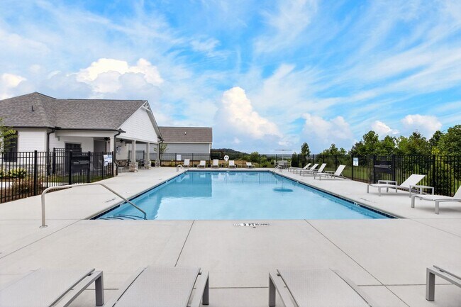 Foto del edificio - 5044 Highwood Dr