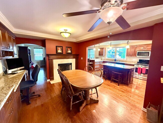 Foto del edificio - 902 Stratford Ln
