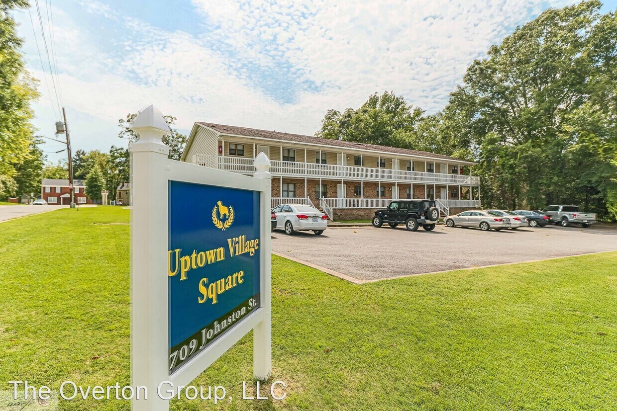 709 Johnston St, Greenville, NC 27858 Room for Rent in Greenville, NC