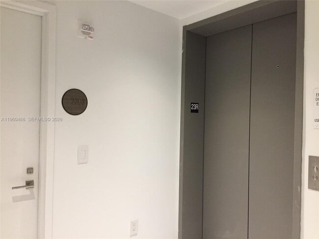 Building Photo - 650 NE 32nd St