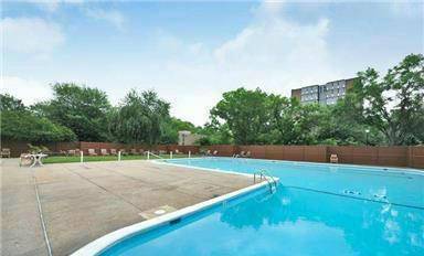 Piscina - 300 M St SW