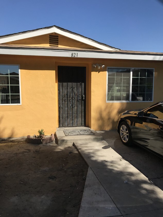 Foto principal - 821 E 75th St