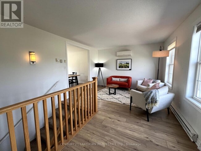 Photo du bâtiment - 422 Partridge Hollow Rd
