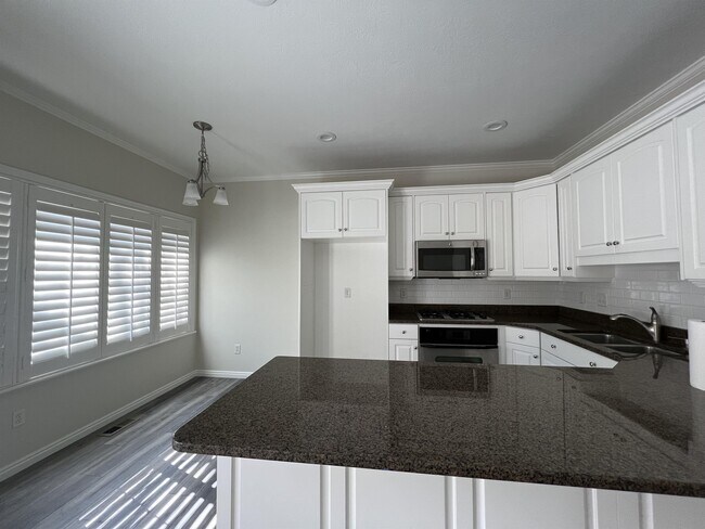 Foto del edificio - 202 E White Spruce Cv