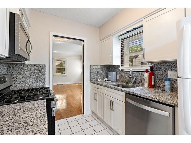 Foto del edificio - 3362 Library Ln