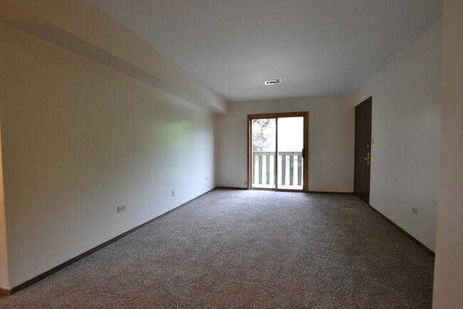 Building Photo - 2 Bedroom Condo in Lockport