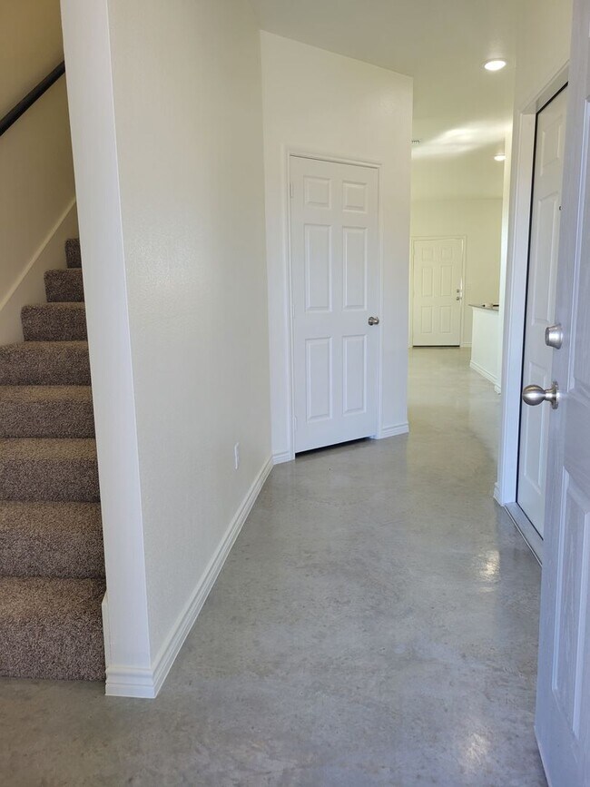 Foto del edificio - 2329 Zanoletti Ct