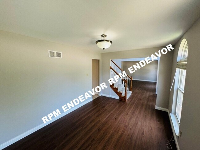 Foto del edificio - Spacious 4 bedroom, 2.5 bath home availabl...