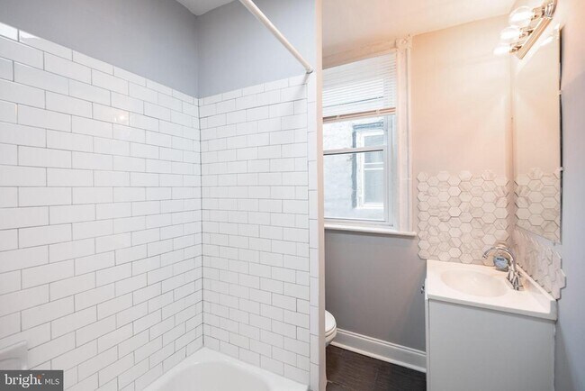 Foto del edificio - 5847 Willows Ave