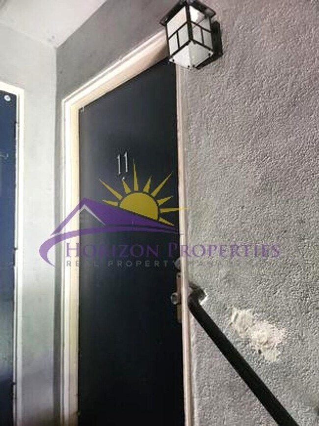 Foto del edificio - 1617 Arcade Blvd