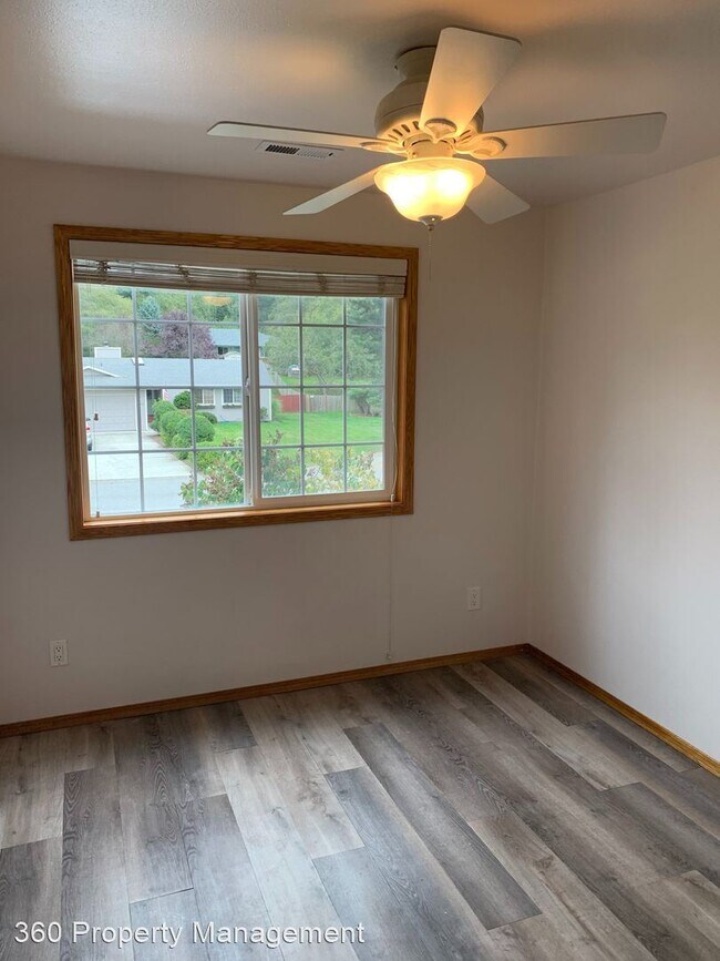 Foto del edificio - 3 br, 2.5 bath House - 2181 Westwood Pl.