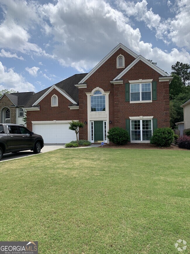 Crabapple Pointe Apartments for Rent with a Living Room Roswell, GA