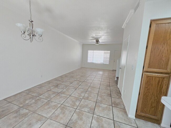 Foto del edificio - 3 Bedroom 2.5 Bathroom Sonoma Village Townhouse