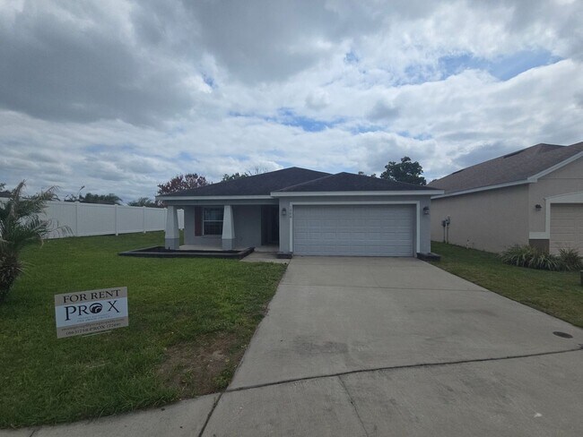 Building Photo - 4 bed 2 bath home