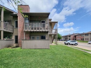 Building Photo - 418 Garland Dr