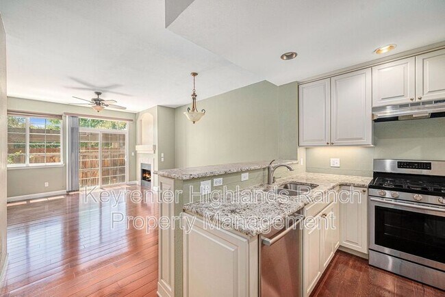 Building Photo - 9021 W Phillips Dr