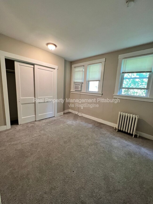 Foto del edificio - 5735 Phillips Ave