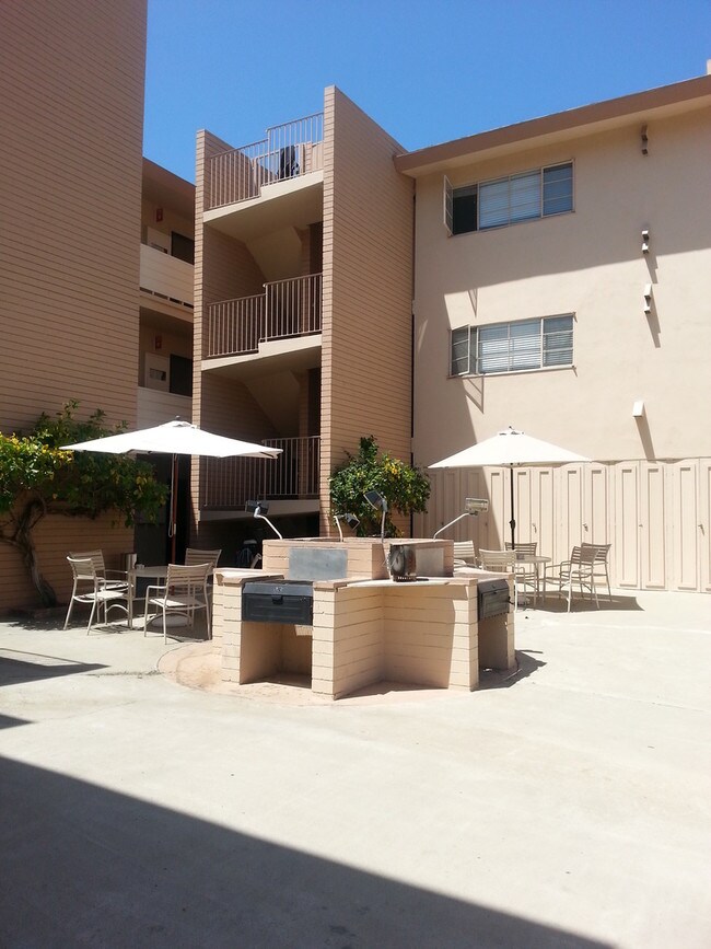 Foto del edificio - Large Studio in Beautiful Pacific Beach