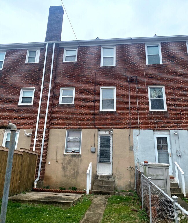 Westland Gardens Apartments for Rent with a Yard Baltimore, MD 1