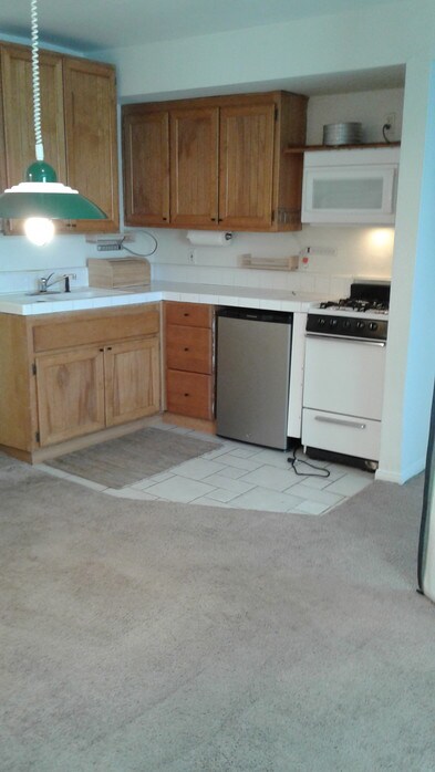 Kitchen - 1054 W 23rd St
