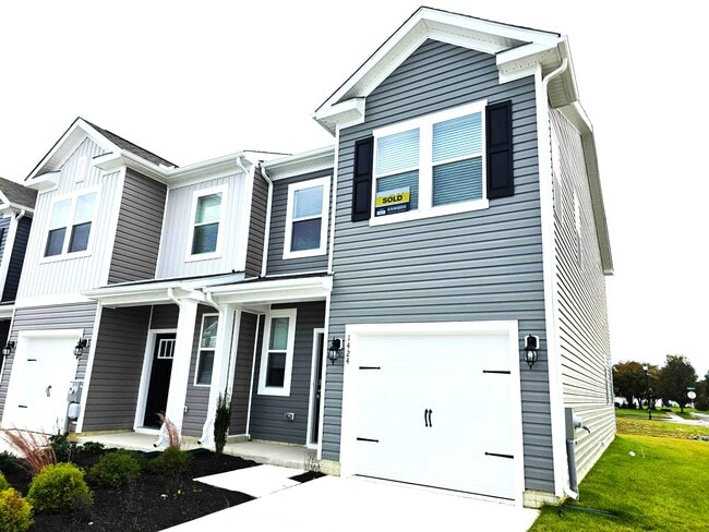 Building Photo - 1424 Sugarplum Ln