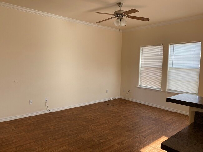 Building Photo - 107B Bluejay