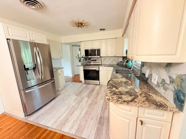 Foto del edificio - 8144 24th Ave N