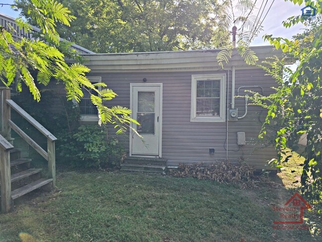 Building Photo - 1502 N Dixie Ave