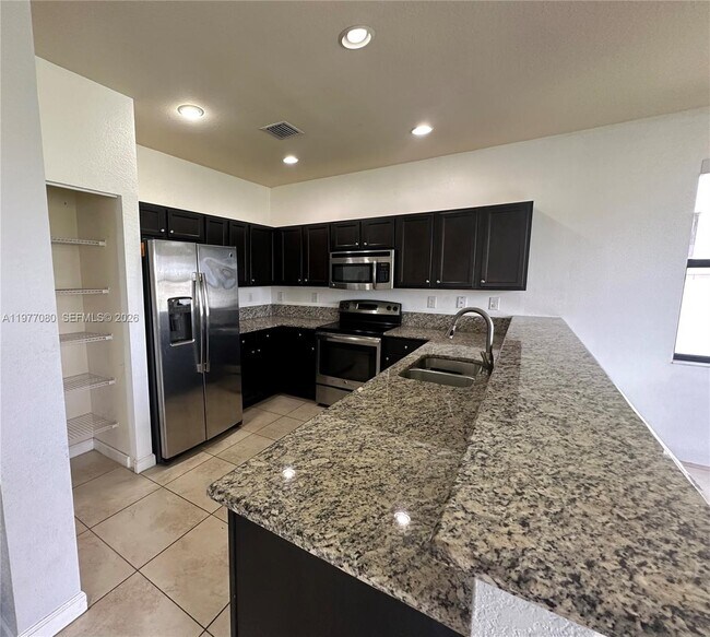 Foto del edificio - 3473 W 86th Terrace