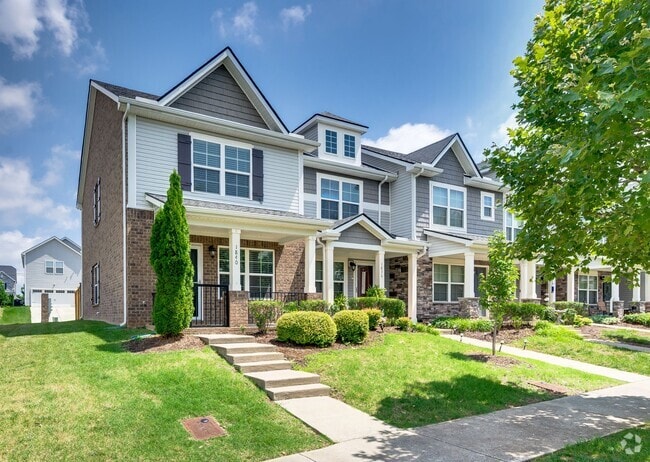 Building Photo - 1840 Riverbirch Ln