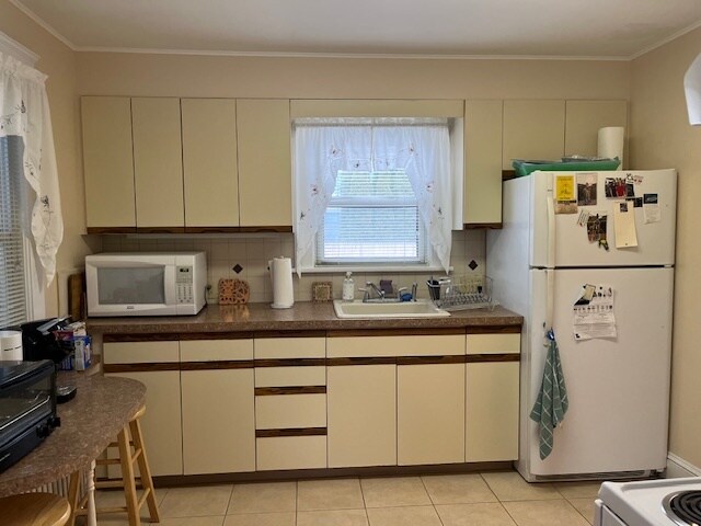 Foto del edificio - 94 Eustis Ave