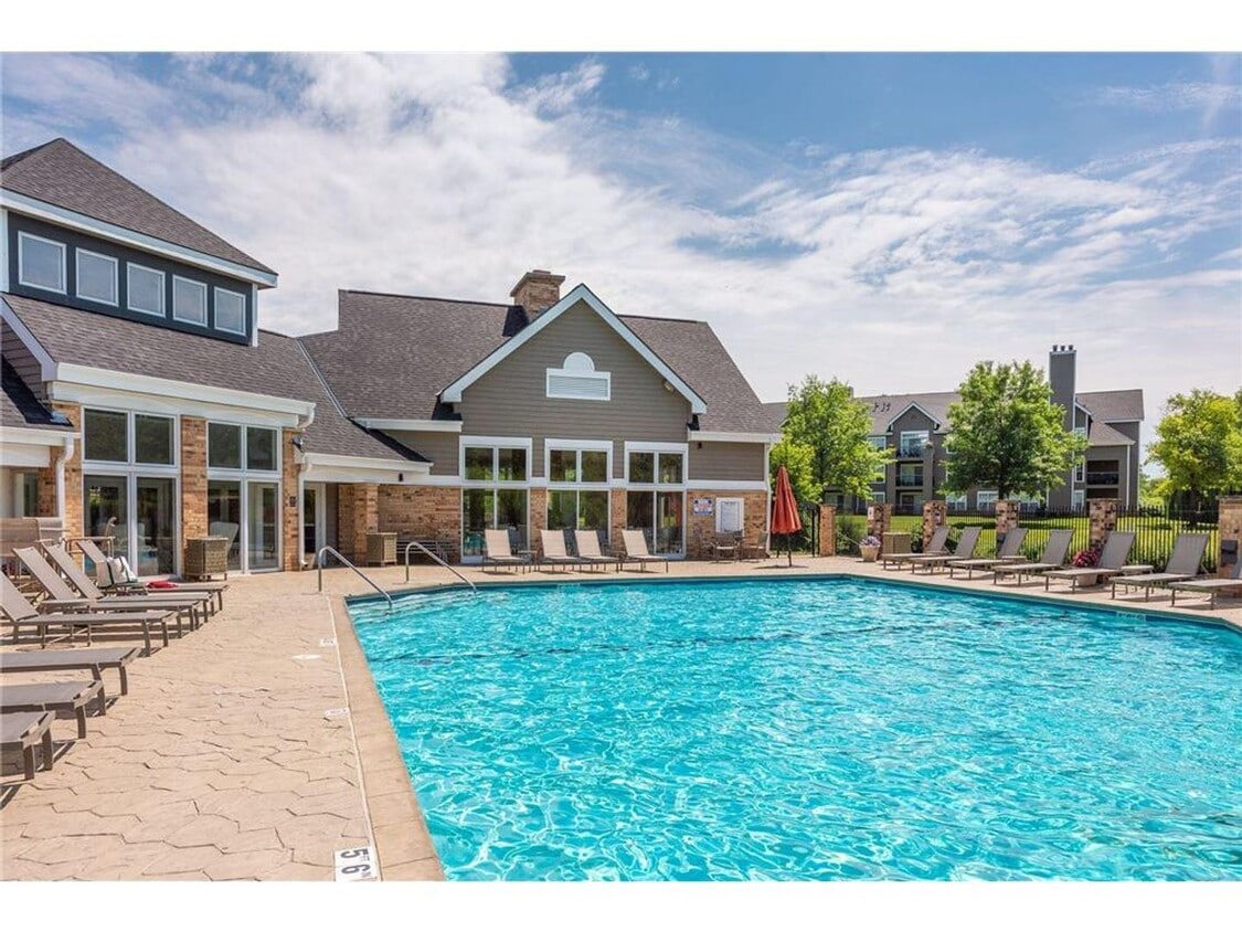 Primary Photo - Gorgeous 2 Bed / 2 Bath Minnetonka Townhom...