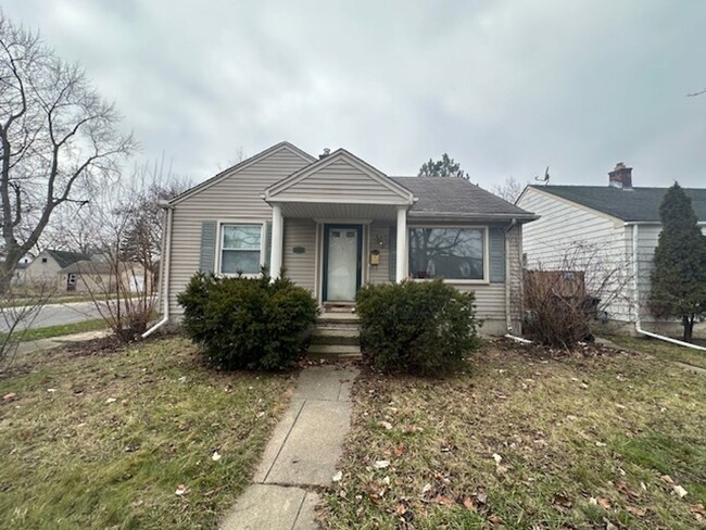 Building Photo - 2 Bedroom 2 Bath House For Lease Section 8...