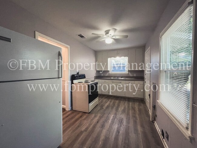 Foto del edificio - 409 Grace St