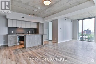 Building Photo - 25-725 Baseball Pl