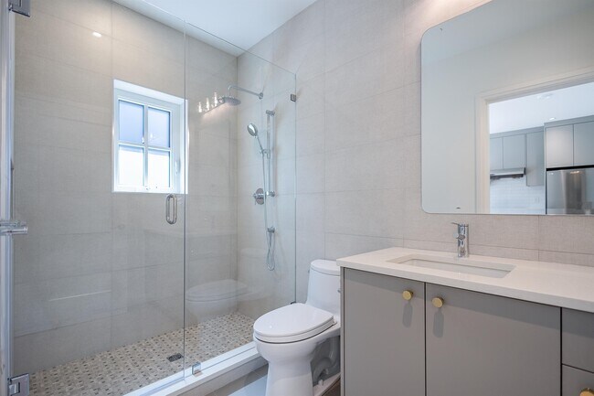 Photo du bâtiment - 3887 W 15th Ave