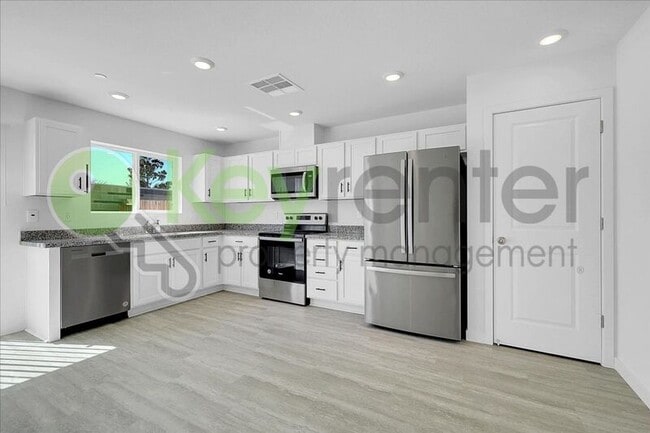 Building Photo - 2129 Shady Tree Cir